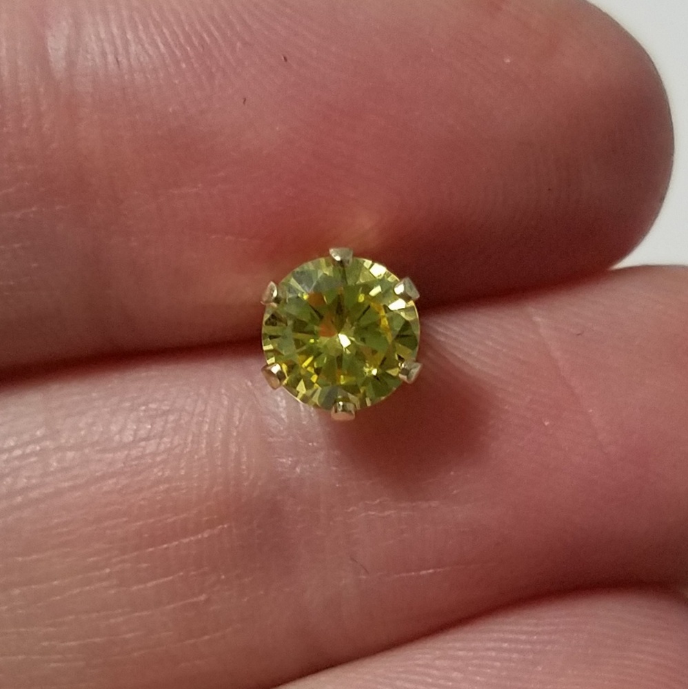 Lovely genuine 14K gold brilliant yellow studs